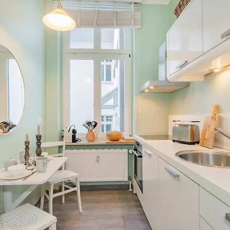 Apartment Schloss Hohenzollern 14 *