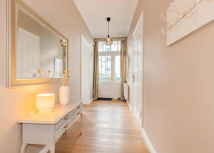 Schloss Hohenzollern 14 * Heringsdorf (Usedom)